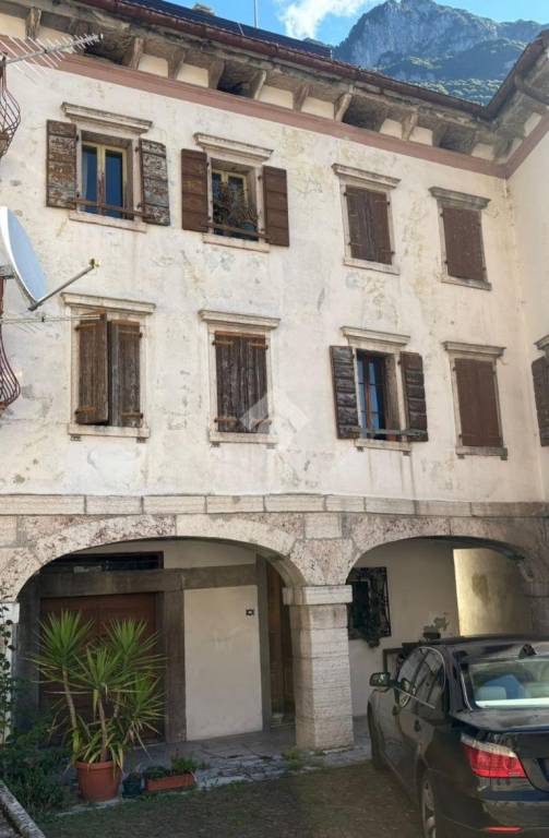 casa indipendente in vendita a Longarone in zona Castellavazzo