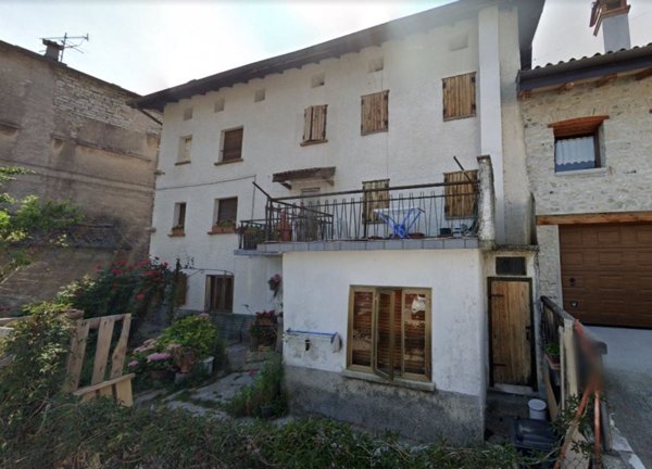 casa semindipendente in vendita a Longarone in zona Podenzoi