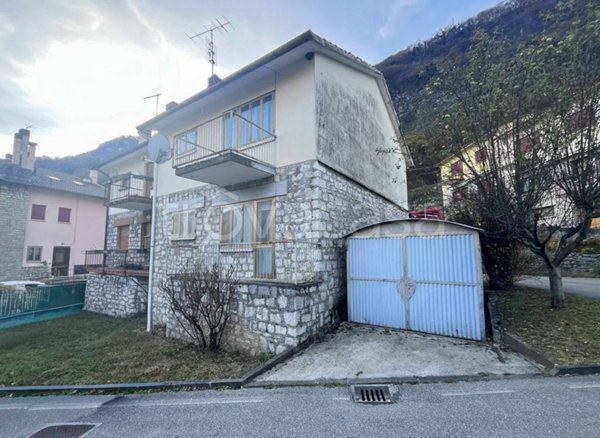 casa indipendente in vendita a Longarone