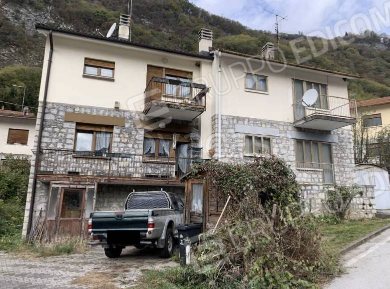 casa indipendente in vendita a Longarone