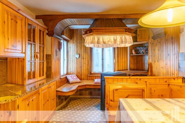 casa indipendente in vendita a Longarone in zona Provagna