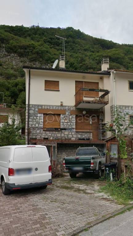 casa indipendente in vendita a Longarone