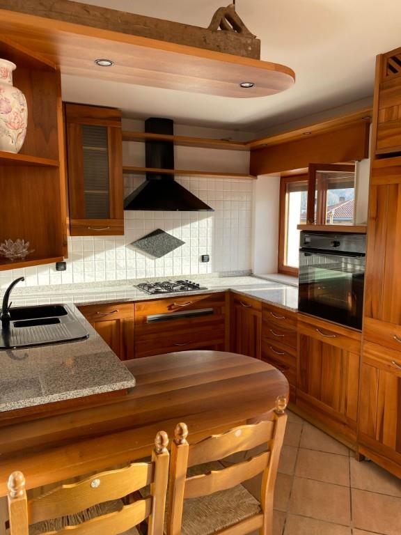 appartamento in vendita a Longarone in zona Provagna