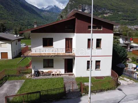 casa indipendente in vendita a Longarone in zona Dogna