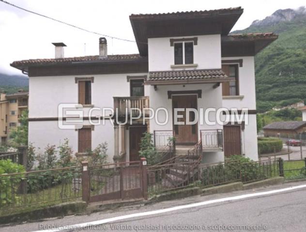 casa indipendente in vendita a Longarone in zona Castellavazzo