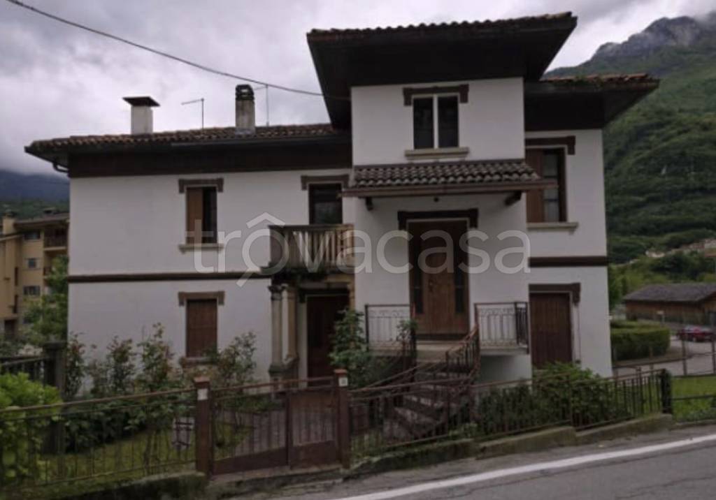 appartamento in vendita a Longarone in zona Codissago