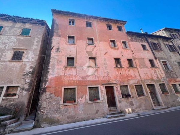 casa indipendente in vendita a Longarone in zona Castellavazzo