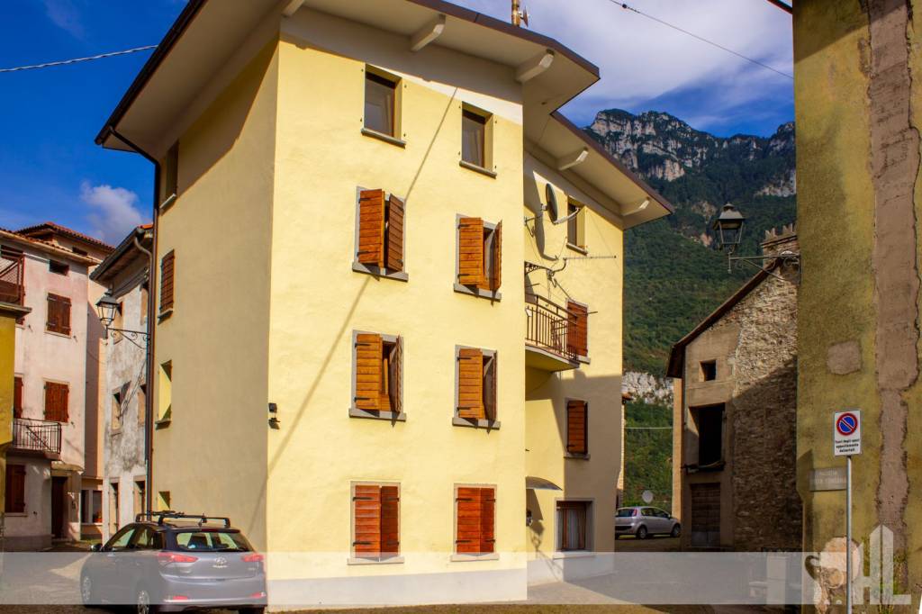 casa indipendente in vendita a Longarone in zona Olantreghe