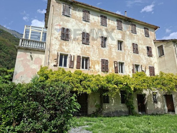 casa indipendente in vendita a Longarone in zona Castellavazzo
