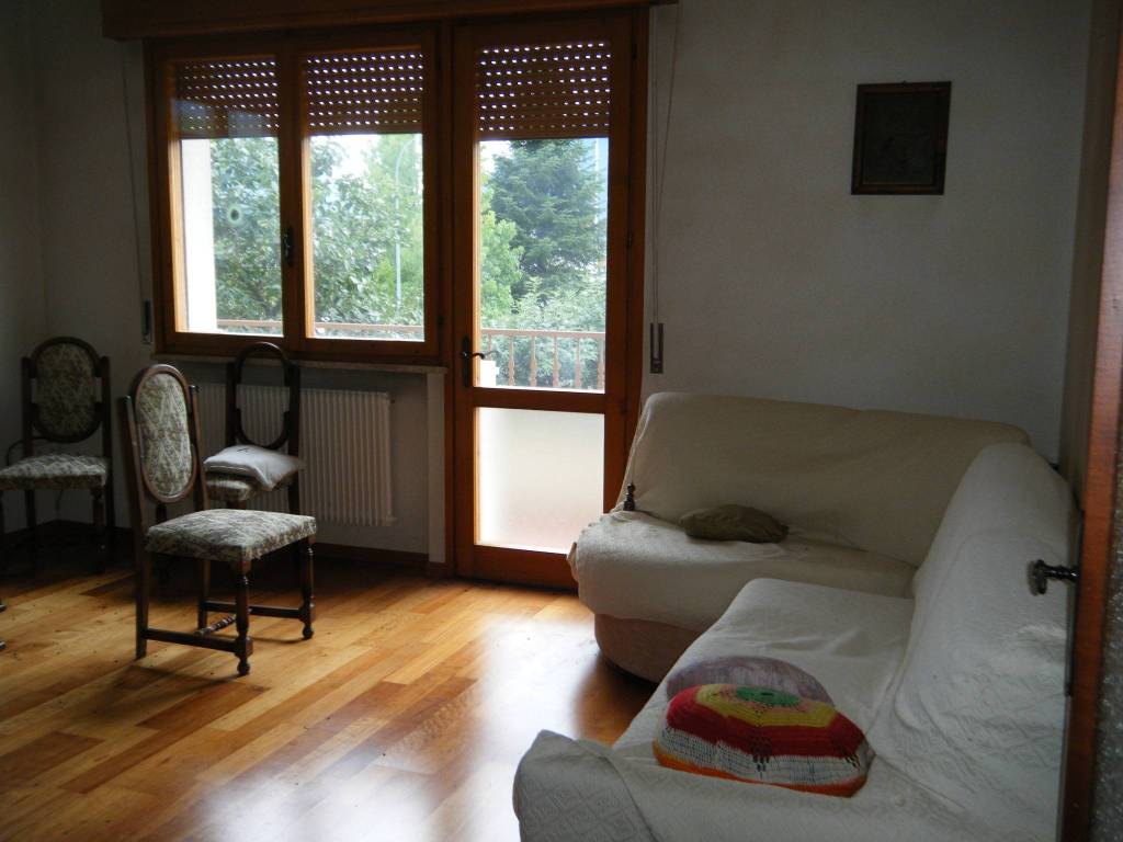 appartamento in vendita ad Alpago in zona Farra d'Alpago