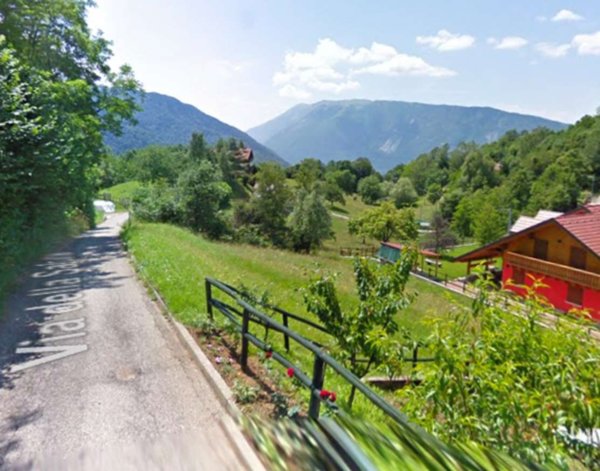 villa in vendita ad Alpago in zona Santa Croce