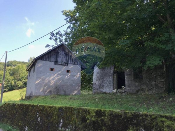 casa indipendente in vendita ad Alpago in zona Sommacosta