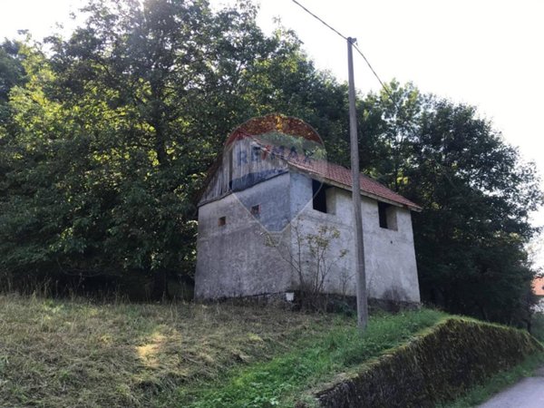 casale in vendita ad Alpago in zona Sommacosta