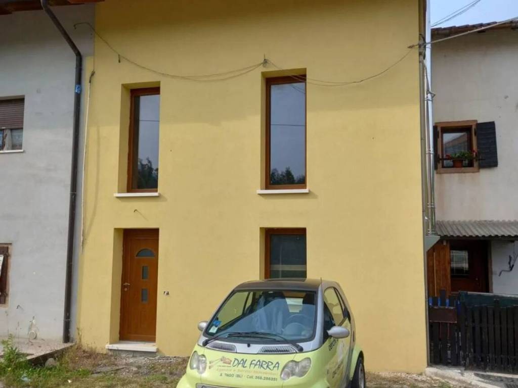 casa indipendente in vendita ad Alpago in zona Puos d'Alpago