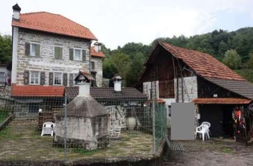 casa indipendente in vendita ad Alpago in zona Sommacosta
