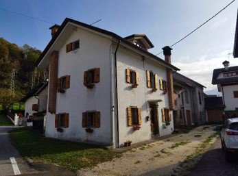 casa indipendente in vendita ad Alpago in zona Puos d'Alpago
