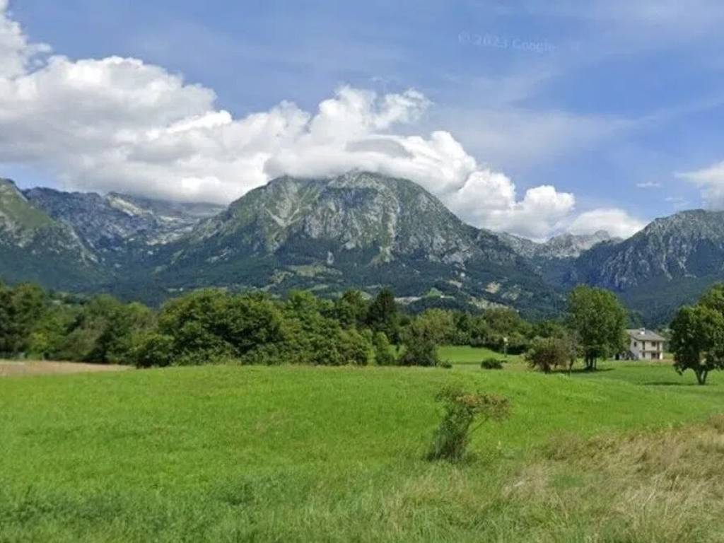 terreno edificabile in vendita ad Alpago in zona Garna