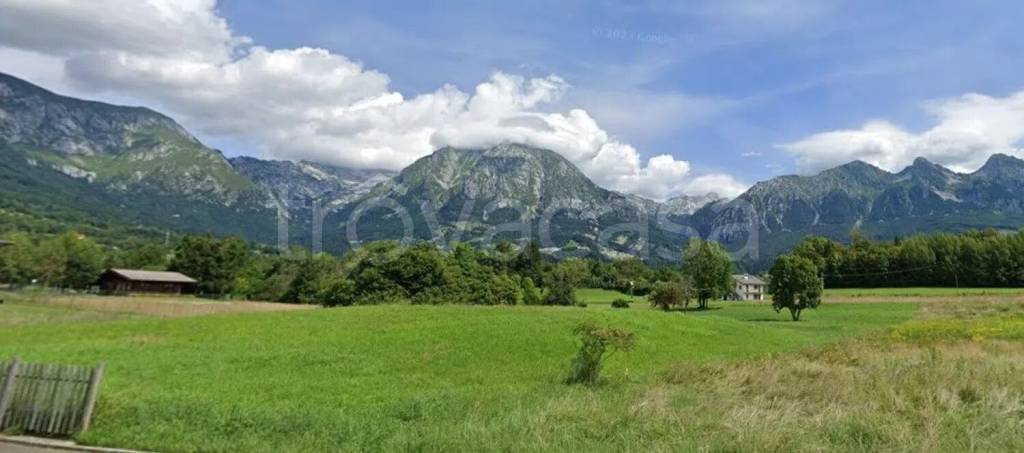 terreno edificabile in vendita ad Alpago in zona Garna