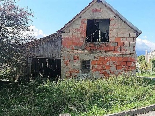 casa indipendente in vendita ad Alpago in zona Cornei