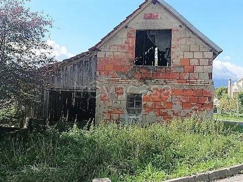 casa indipendente in vendita ad Alpago in zona Cornei