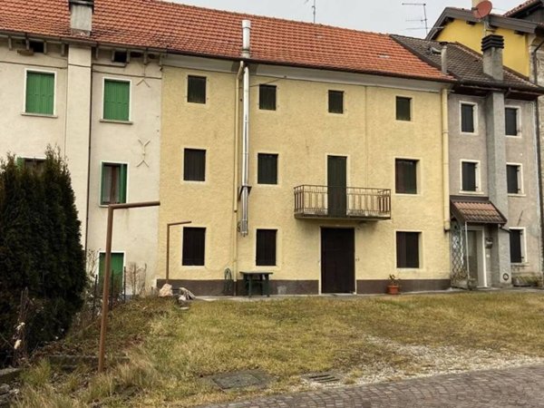 casa indipendente in vendita ad Alpago in zona Tignes