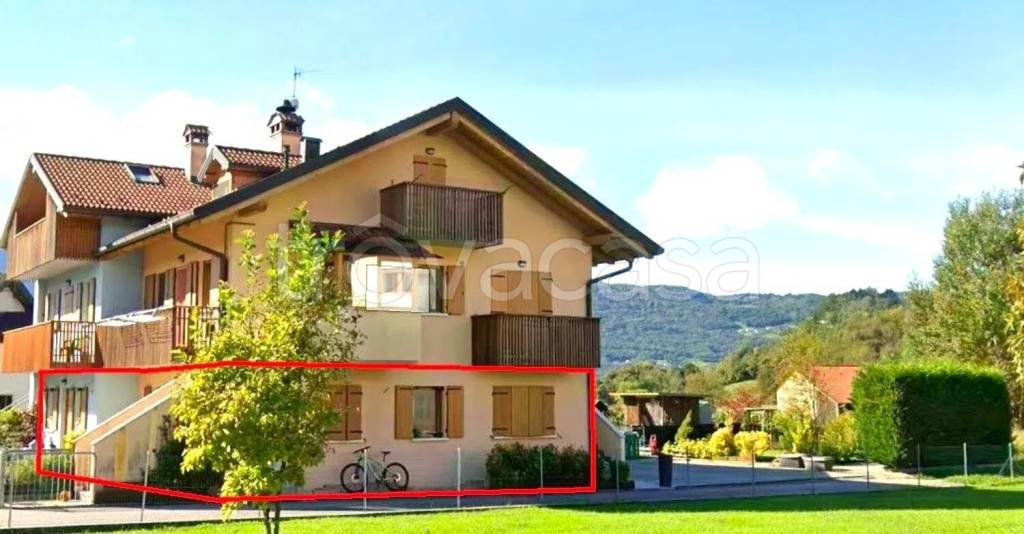 appartamento in vendita ad Alpago in zona Santa Croce