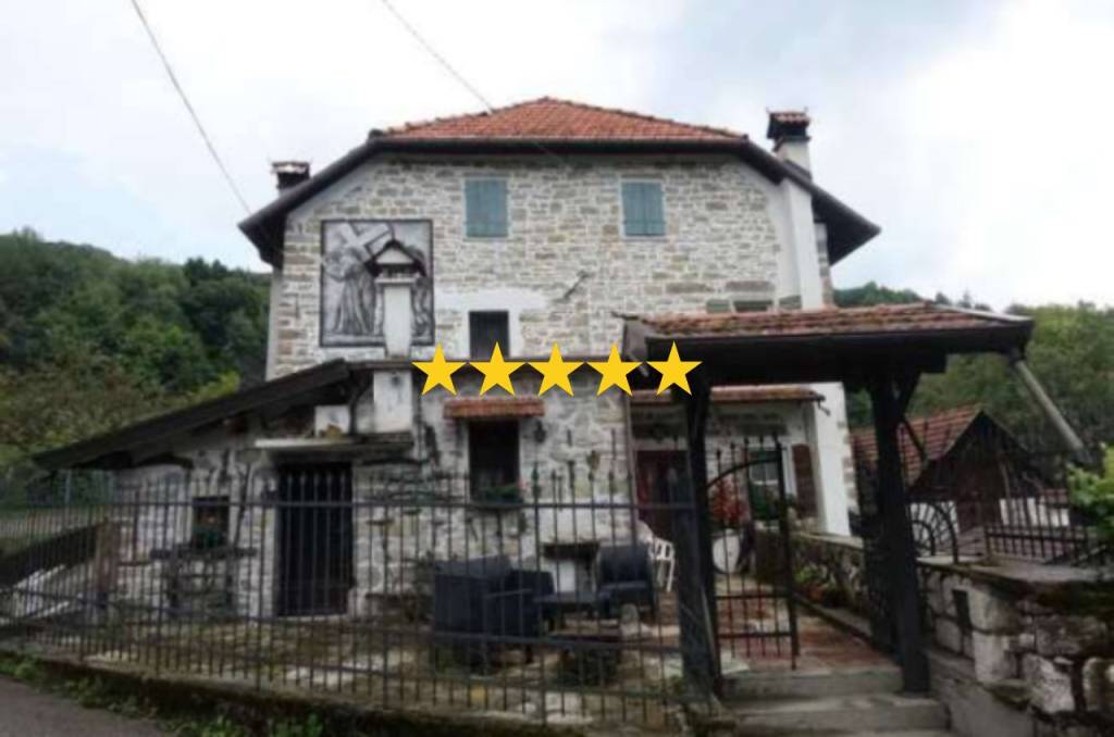 casa indipendente in vendita ad Alpago in zona Sommacosta