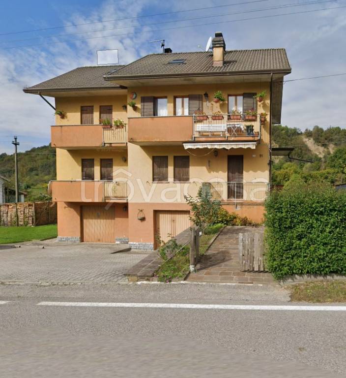 appartamento in vendita ad Alpago in zona Puos d'Alpago