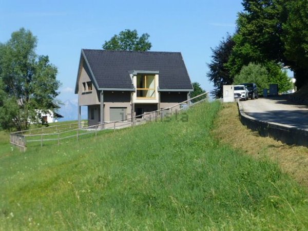 casa indipendente in vendita ad Alpago in zona Spert