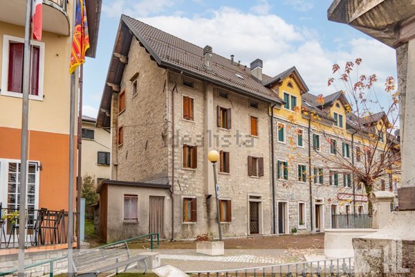 esavano in vendita ad Alpago in zona Spert