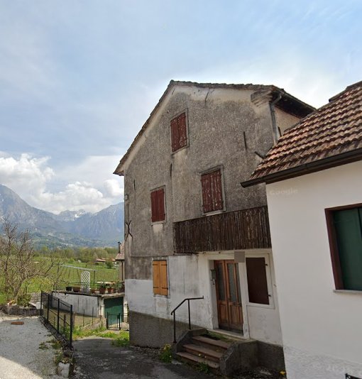 bifamiliare in vendita ad Alpago in zona Villa