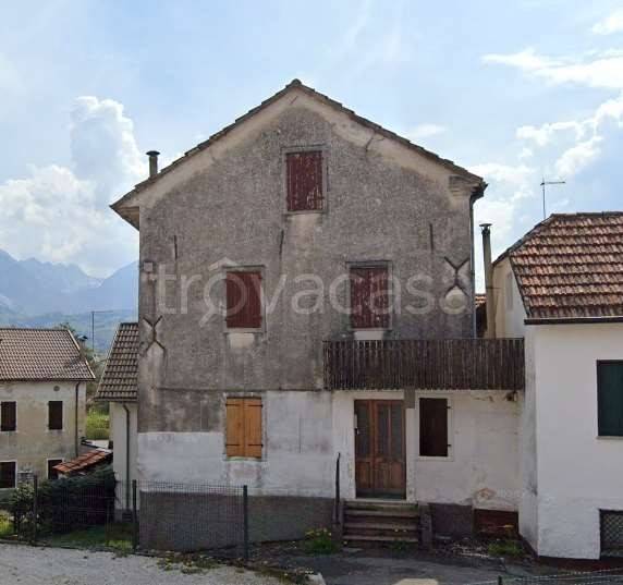 trivano in vendita ad Alpago in zona Villa