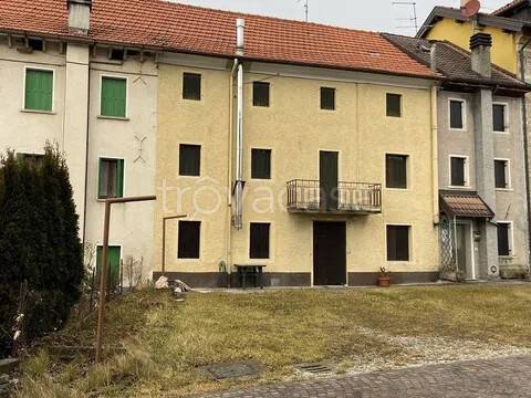 casa indipendente in vendita ad Alpago in zona Tignes
