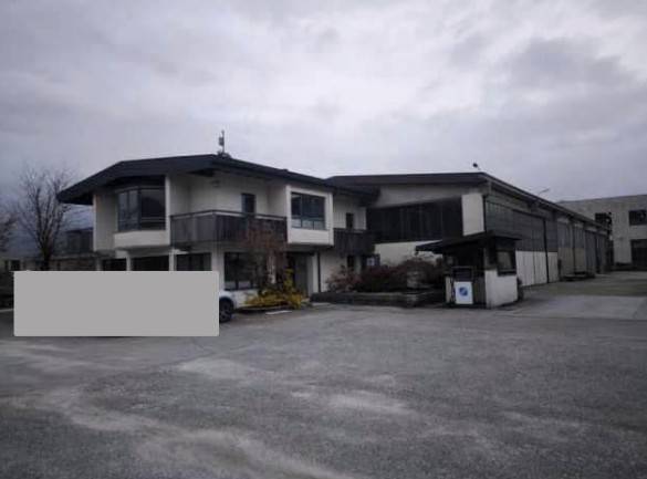 locale commerciale in vendita ad Alpago