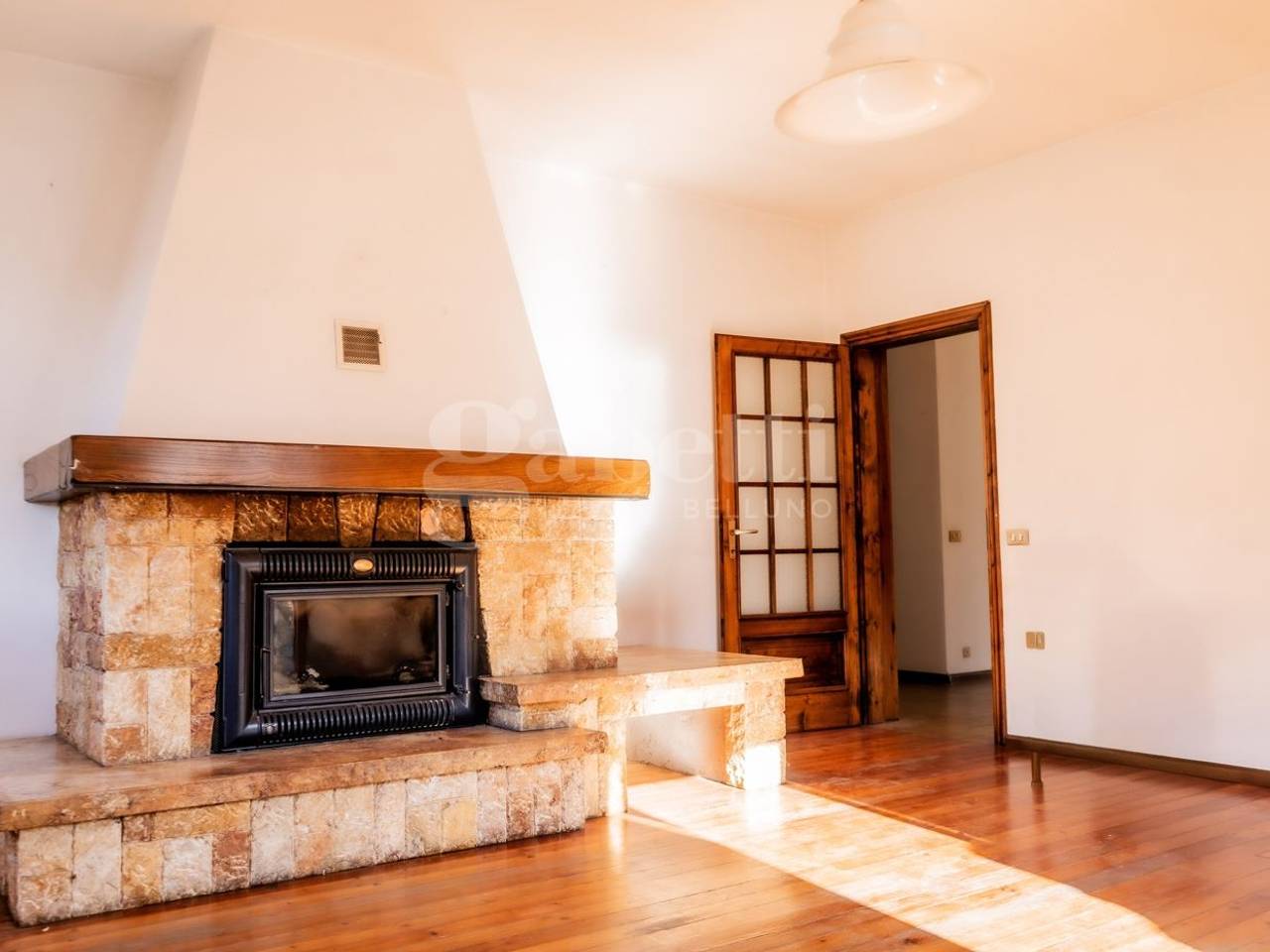 appartamento in vendita ad Alpago in zona Farra d'Alpago