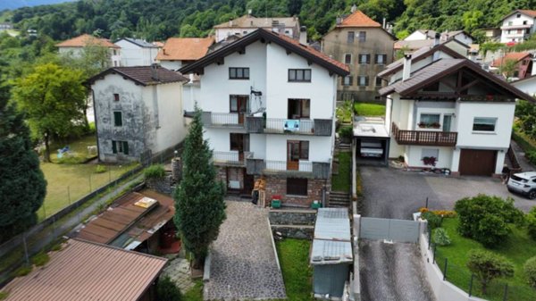 casa indipendente in vendita ad Alpago in zona Santa Croce