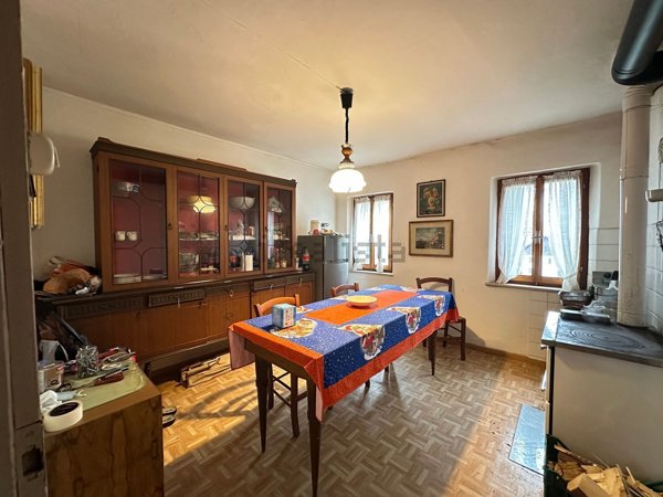 casa indipendente in vendita ad Alpago in zona Santa Croce