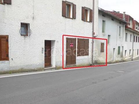 appartamento in vendita ad Alpago in zona Garna