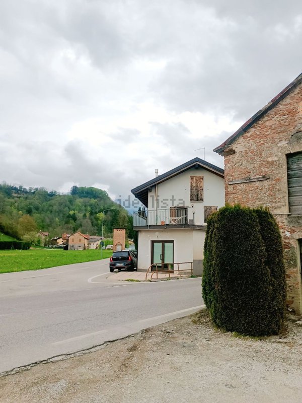 appartamento in vendita ad Alpago in zona Santa Croce