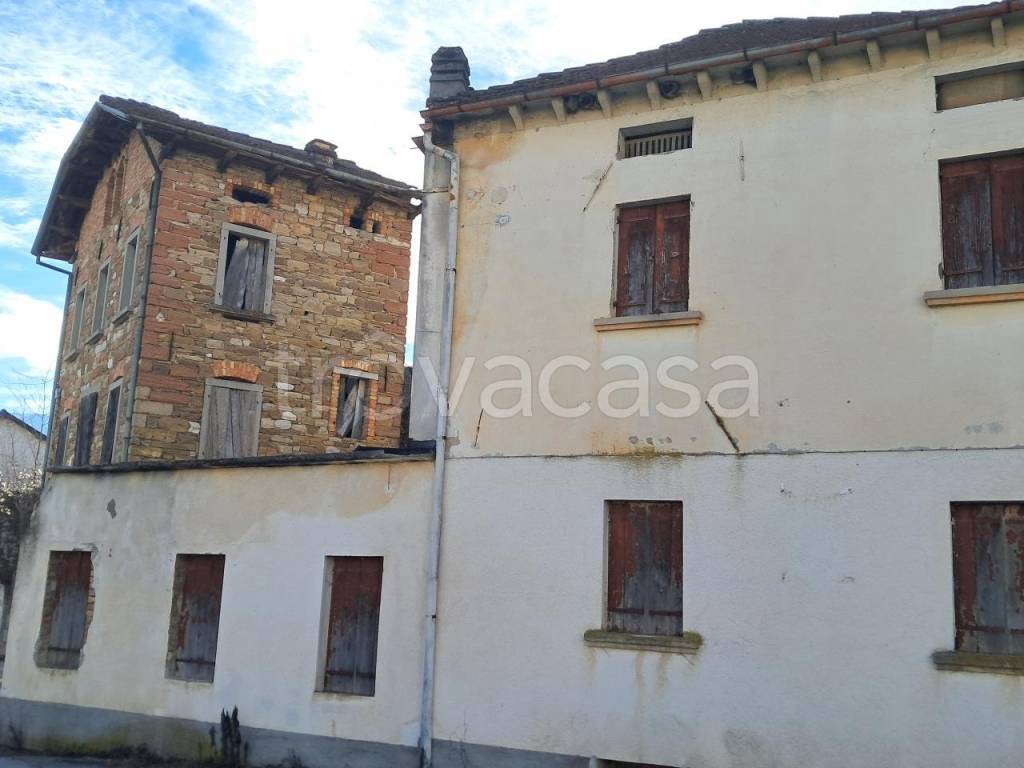 appartamento in vendita ad Alpago in zona Santa Croce