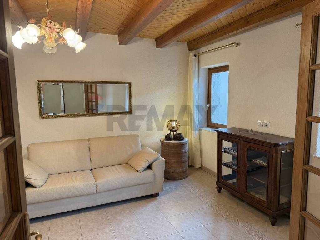 casa indipendente in vendita ad Alpago in zona Pieve d'Alpago