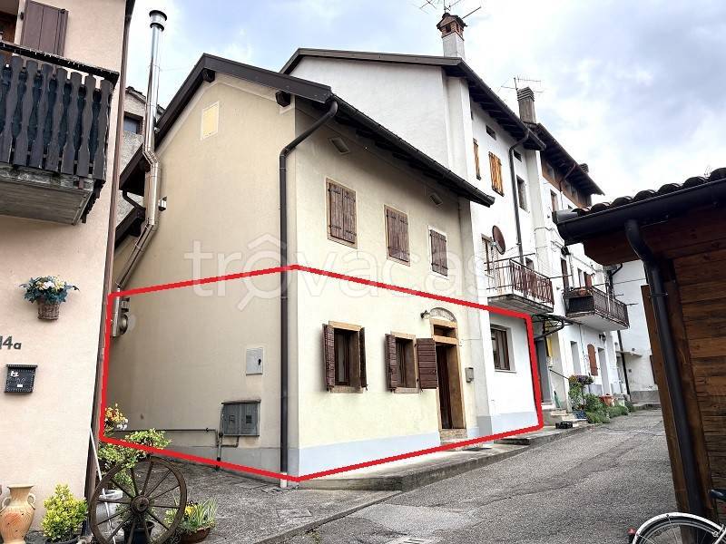 appartamento in vendita ad Alpago in zona Santa Croce