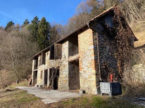 casa indipendente in vendita ad Alpago in zona Pieve d'Alpago