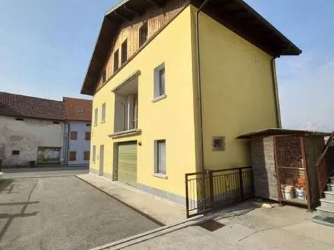 casa indipendente in vendita ad Alpago in zona Villa