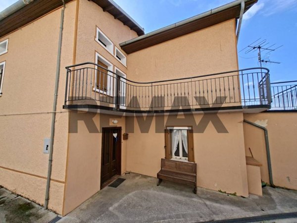 casa indipendente in vendita ad Alpago in zona Pieve d'Alpago