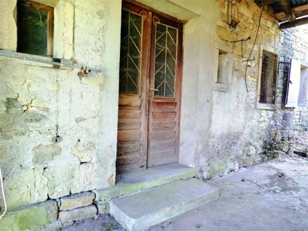 casa indipendente in vendita ad Alpago in zona Sommacosta