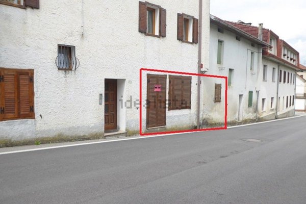 appartamento in vendita ad Alpago in zona Garna