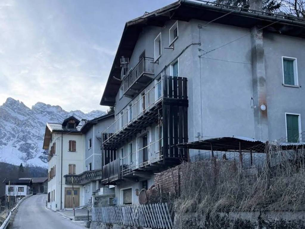 casa indipendente in vendita a Val di Zoldo in zona Villa