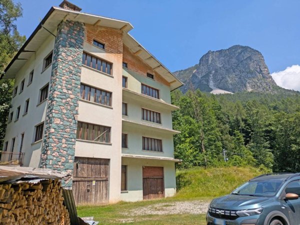 intera palazzina in vendita a Val di Zoldo in zona Forno di Zoldo