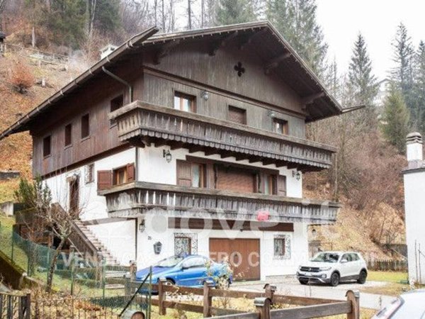 casa indipendente in vendita a Val di Zoldo in zona Villa